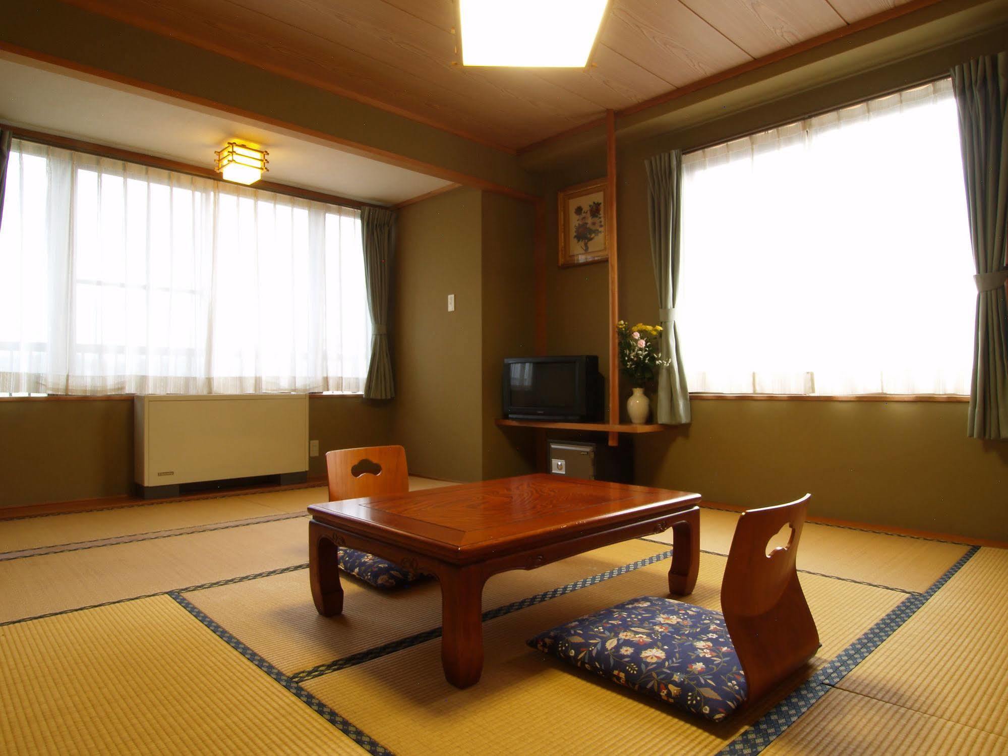 Central Inn Hakuba Dış mekan fotoğraf